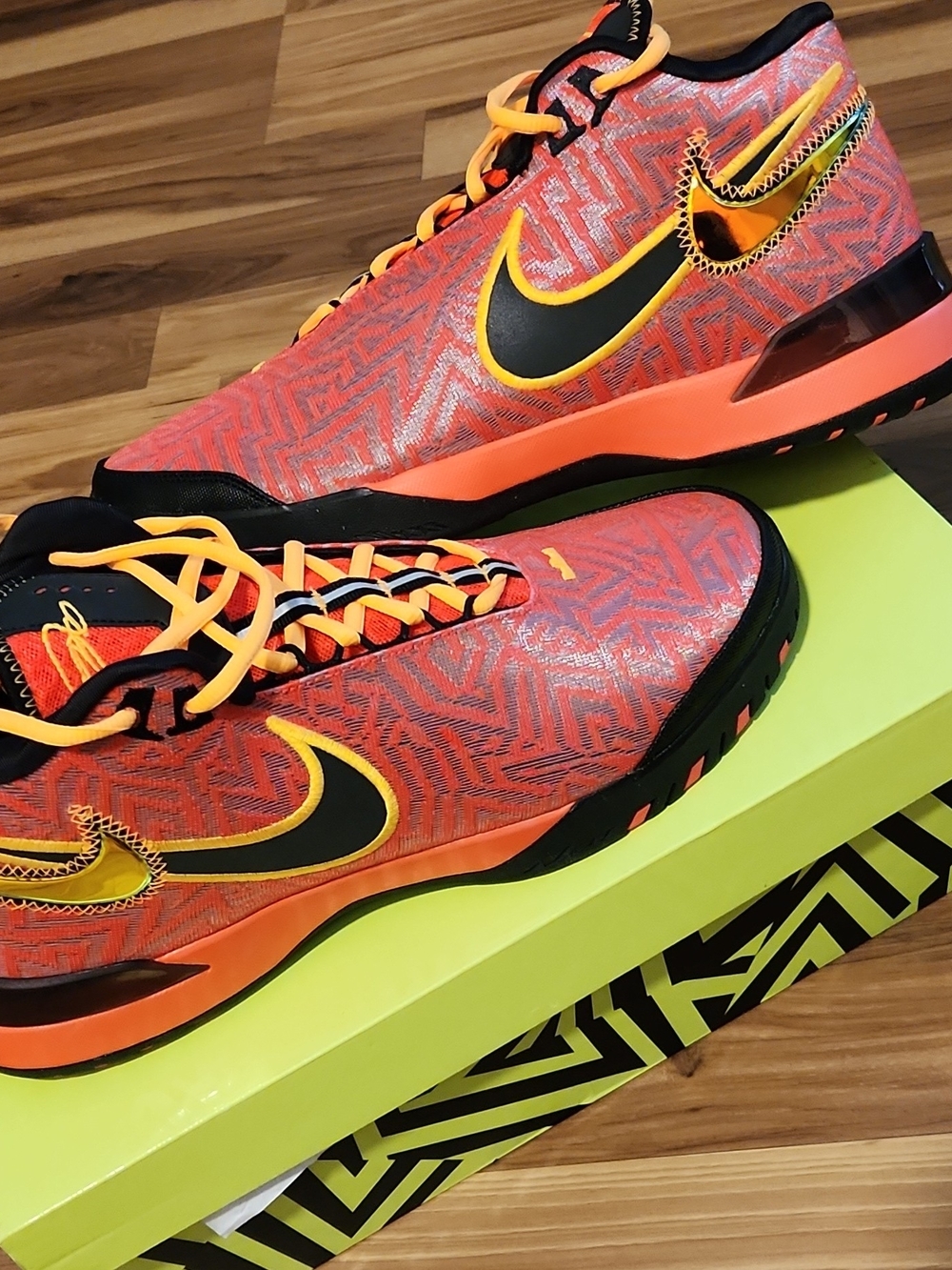 Men's Size 11 | 12.5w Nike LeBron Nxxt Genius Radiation  [ tried on] With Box
